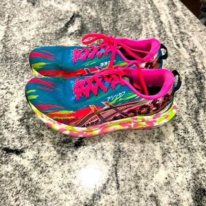 ASIC gel Noosa hot pink tennis shoe 9.5
